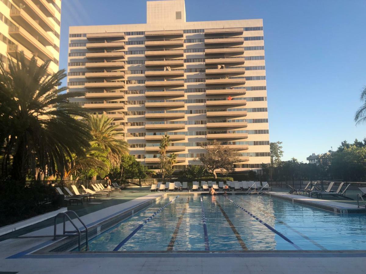 Barrington Plaza Hotel Los Angeles Exterior photo